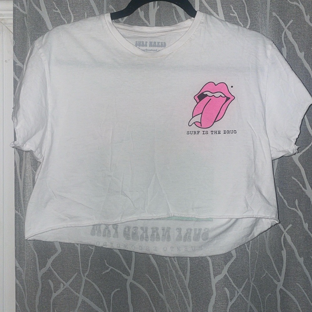 Cropped surfer t-shirt